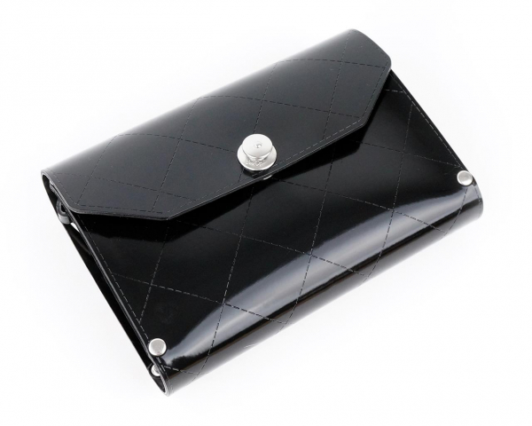 VACBR02B0B0_VAST_Clutch_Rhombus_Black_1.jpg